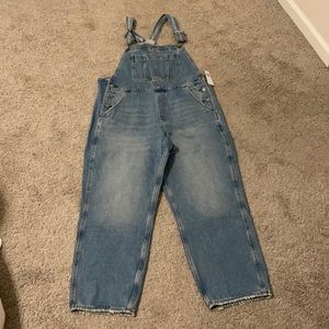 NWT - Ordered incorrect size - never worn, tags still on.